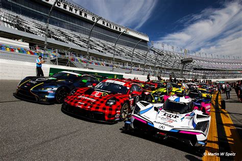 rolex 24 hour daytona 2023.